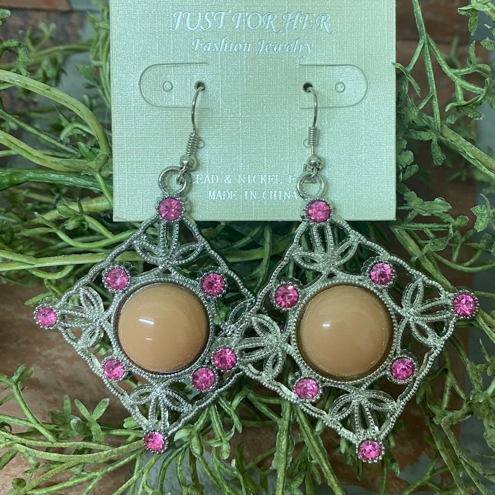 Womens Fashion Silver & Pink Large Dangle Drop Earrings.